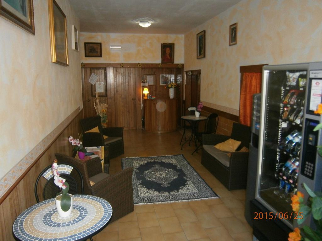 Albergo Il Cantuccio Bolano Exteriör bild