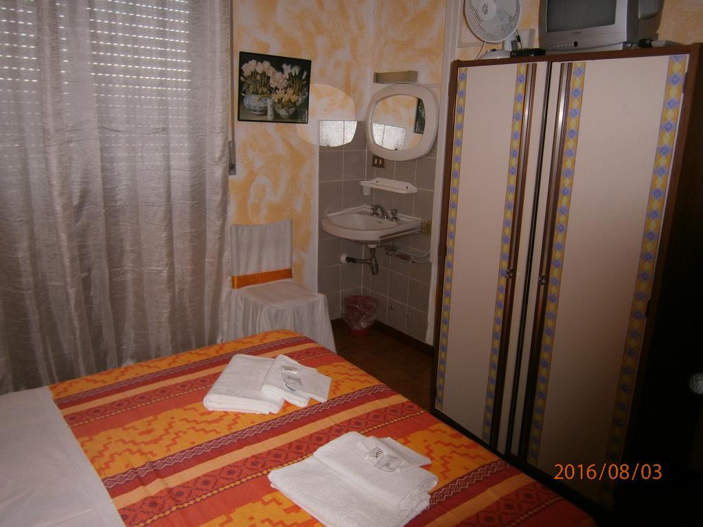 Albergo Il Cantuccio Bolano Exteriör bild