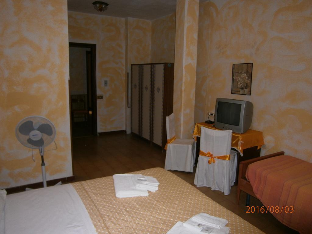 Albergo Il Cantuccio Bolano Exteriör bild